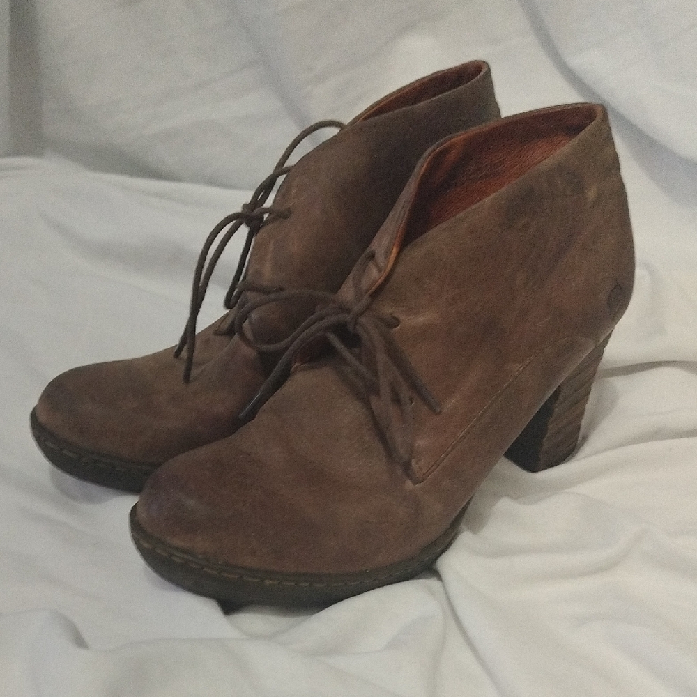 Born brown Leather Heeled Ankle Boots. Sz 8.5